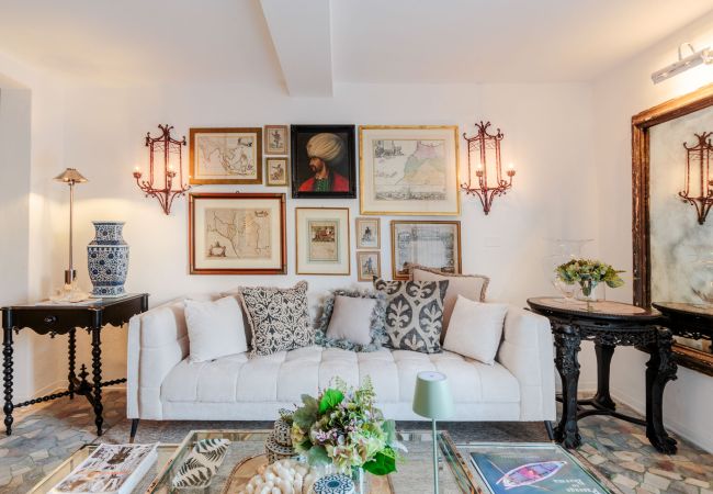 Appartement in Lucca - Luxury Home, Private Garden and Jacuzzi inside Lucca Appartement in Lucca - Luxury Home, Private Garden and Jacuzzi inside Lucca