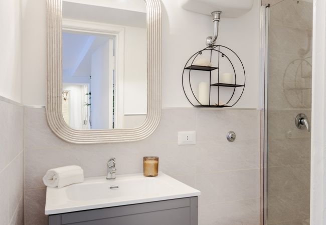 Appartement in Lucca - Luxury Home, Private Garden and Jacuzzi inside Lucca Appartement in Lucca - Luxury Home, Private Garden and Jacuzzi inside Lucca