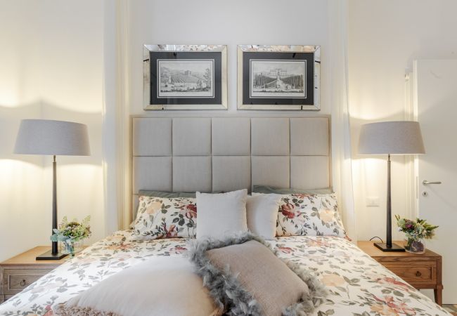 Appartement in Lucca - Luxury Home, Private Garden and Jacuzzi inside Lucca Appartement in Lucca - Luxury Home, Private Garden and Jacuzzi inside Lucca