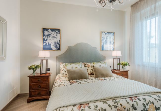 Appartement in Lucca - Modern 3 Bedrooms Apartment with Terrace inside the Walls of Lucca Appartement in Lucca - Modern 3 Bedrooms Apartment with Terrace inside the Walls of Lucca