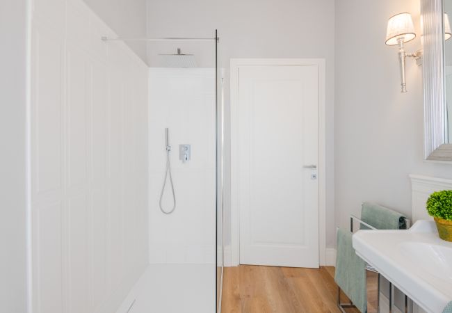 Appartement in Lucca - Luxurious Modern Apartment in the Heart of Historic Lucca Appartement in Lucca - Luxurious Modern Apartment in the Heart of Historic Lucca