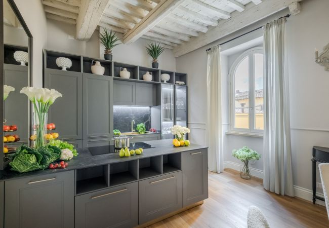Appartement in Lucca - Luxurious Modern Apartment in the Heart of Historic Lucca Appartement in Lucca - Luxurious Modern Apartment in the Heart of Historic Lucca