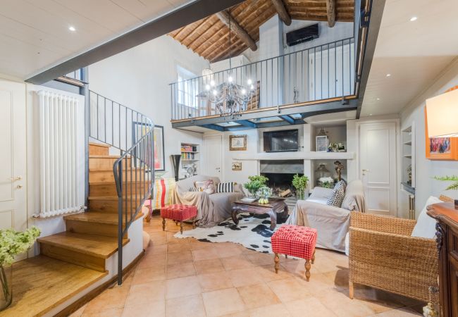 Villa in Lucca - Charming Church converted into Farmhouse with Pool Villa in Lucca - Charming Church converted into Farmhouse with Pool