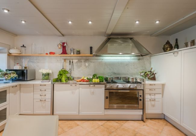 Villa in Lucca - Charming Church converted into Farmhouse with Pool Villa in Lucca - Charming Church converted into Farmhouse with Pool