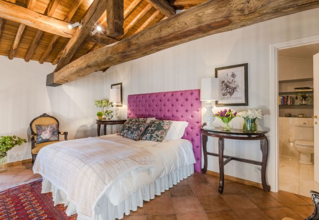 Villa in Lucca - Charming Church converted into Farmhouse with Pool Villa in Lucca - Charming Church converted into Farmhouse with Pool