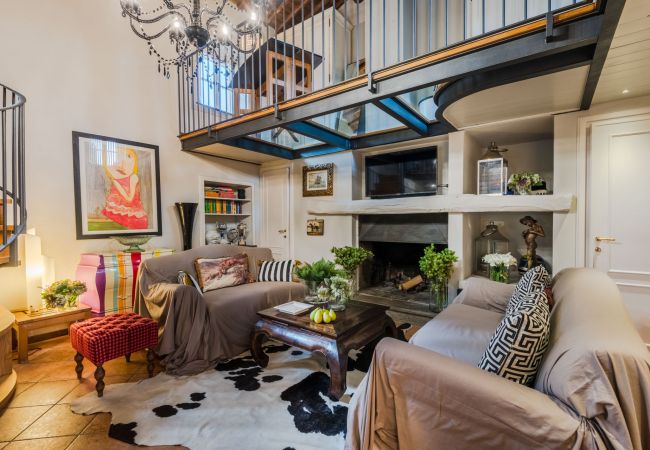 Villa in Lucca - Charming Church converted into Farmhouse with Pool Villa in Lucca - Charming Church converted into Farmhouse with Pool