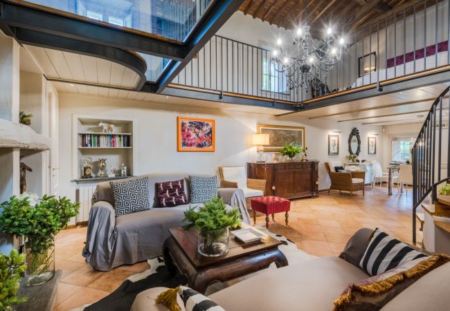 Villa in Lucca - Charming Church converted into Farmhouse with Pool Villa in Lucca - Charming Church converted into Farmhouse with Pool