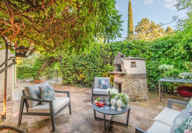Villa in Lucca - Charming Church converted into Farmhouse with Pool Villa in Lucca - Charming Church converted into Farmhouse with Pool