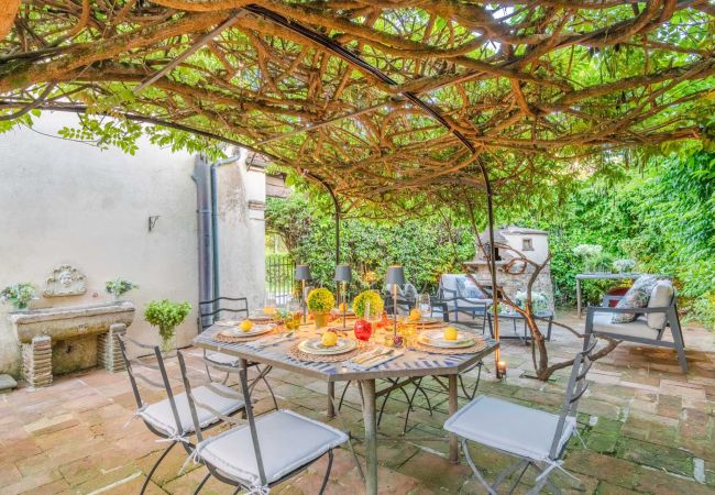 Villa in Lucca - Charming Church converted into Farmhouse with Pool Villa in Lucca - Charming Church converted into Farmhouse with Pool