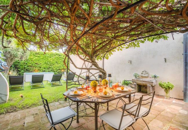 Villa in Lucca - Charming Church converted into Farmhouse with Pool Villa in Lucca - Charming Church converted into Farmhouse with Pool