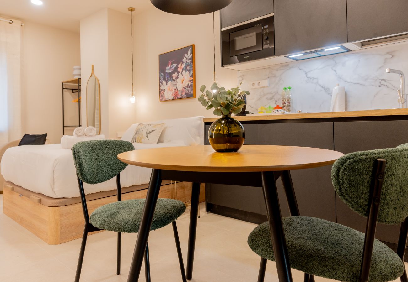 Studio in Madrid - El Capricho: Tu Refugio en Madrid con Encanto y Tranquilidad