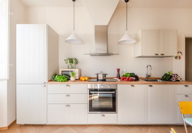 Appartement in Lucca - Spacious Apartment Overlooking the Canal in Lucca – 3 Bedrooms, 2 Bathrooms Appartement in Lucca - Spacious Apartment Overlooking the Canal in Lucca – 3 Bedrooms, 2 Bathrooms