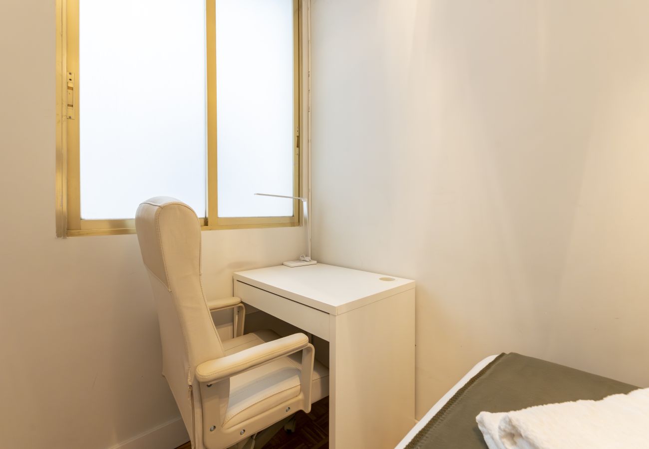 Appartement in Madrid - Acogedor piso con balcones en el centro de Madrid , a unos pasos de la Plaza Mayor .Temporal Appartement in Madrid - Acogedor piso con balcones en el centro de Madrid , a unos pasos de la Plaza Mayor .Temporal