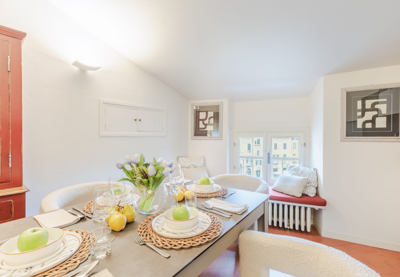 Appartement in Lucca - Smart Penthouse with Views over Amphiteatre Square Appartement in Lucca - Smart Penthouse with Views over Amphiteatre Square