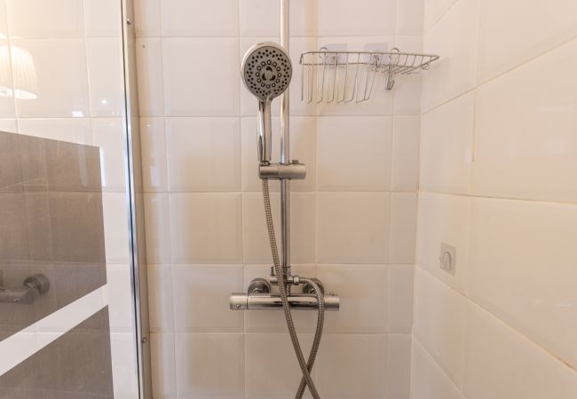 Appartement in Madrid - Dúplex con encanto en Chamberí : Comodidad y diseño en dos niveles .Temporal  Appartement in Madrid - Dúplex con encanto en Chamberí : Comodidad y diseño en dos niveles .Temporal