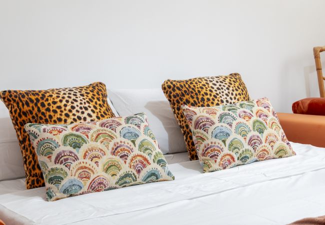 Appartement in Madrid - Magnífico Piso de 3 dormitorios en Madres Plaza de Mayo – Espacioso y Cómodo –Madrid. Temporal  Appartement in Madrid - Magnífico Piso de 3 dormitorios en Madres Plaza de Mayo – Espacioso y Cómodo –Madrid. Temporal