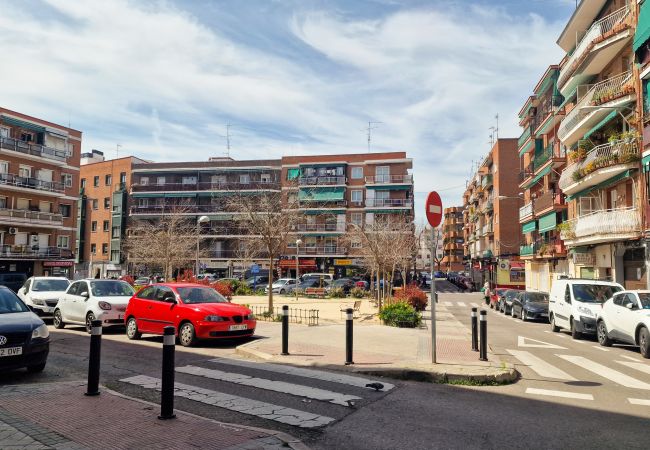 Appartement in Madrid - Magnífico Piso de 3 dormitorios en Madres Plaza de Mayo – Espacioso y Cómodo –Madrid. Temporal  Appartement in Madrid - Magnífico Piso de 3 dormitorios en Madres Plaza de Mayo – Espacioso y Cómodo –Madrid. Temporal