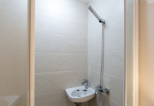 Appartement in Madrid - Magnífico Piso de 3 dormitorios en Madres Plaza de Mayo – Espacioso y Cómodo –Madrid. Temporal  Appartement in Madrid - Magnífico Piso de 3 dormitorios en Madres Plaza de Mayo – Espacioso y Cómodo –Madrid. Temporal