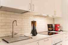 Rent by room in Madrid - Madrid: habitación con confort, comodidad y áreas compartidas  Chamartín – Mauricio Legendrel