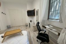 Rent by room in Madrid - Madrid: habitación con comodidad y zonas compartidas- Gran Vía