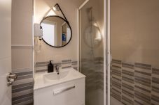 Rent by room in Madrid - Madrid: habitación con comodidad y zonas compartidas- Gran Vía