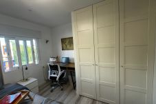 Rent by room in Madrid - Caracas: habitación perfecta para vivir y compartir en Madrid 