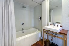 Appartement in Madrid - Dúplex de 3 Dormitorios – Amplio, Luminoso cerca del Paseo de la Castellana 