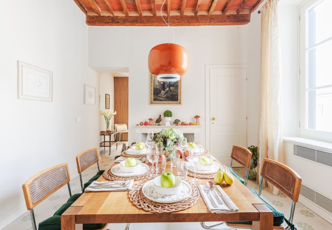 Appartement in Lucca - Historic and Contemporary 3 Bedrooms inside Lucca Appartement in Lucca - Historic and Contemporary 3 Bedrooms inside Lucca