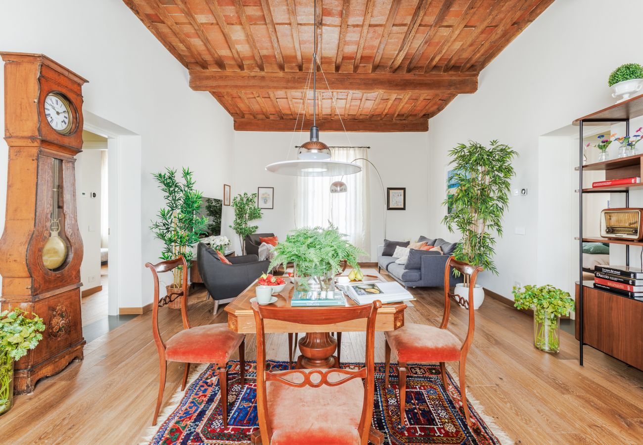 Appartement in Lucca - Historic and Contemporary 3 Bedrooms inside Lucca Appartement in Lucca - Historic and Contemporary 3 Bedrooms inside Lucca