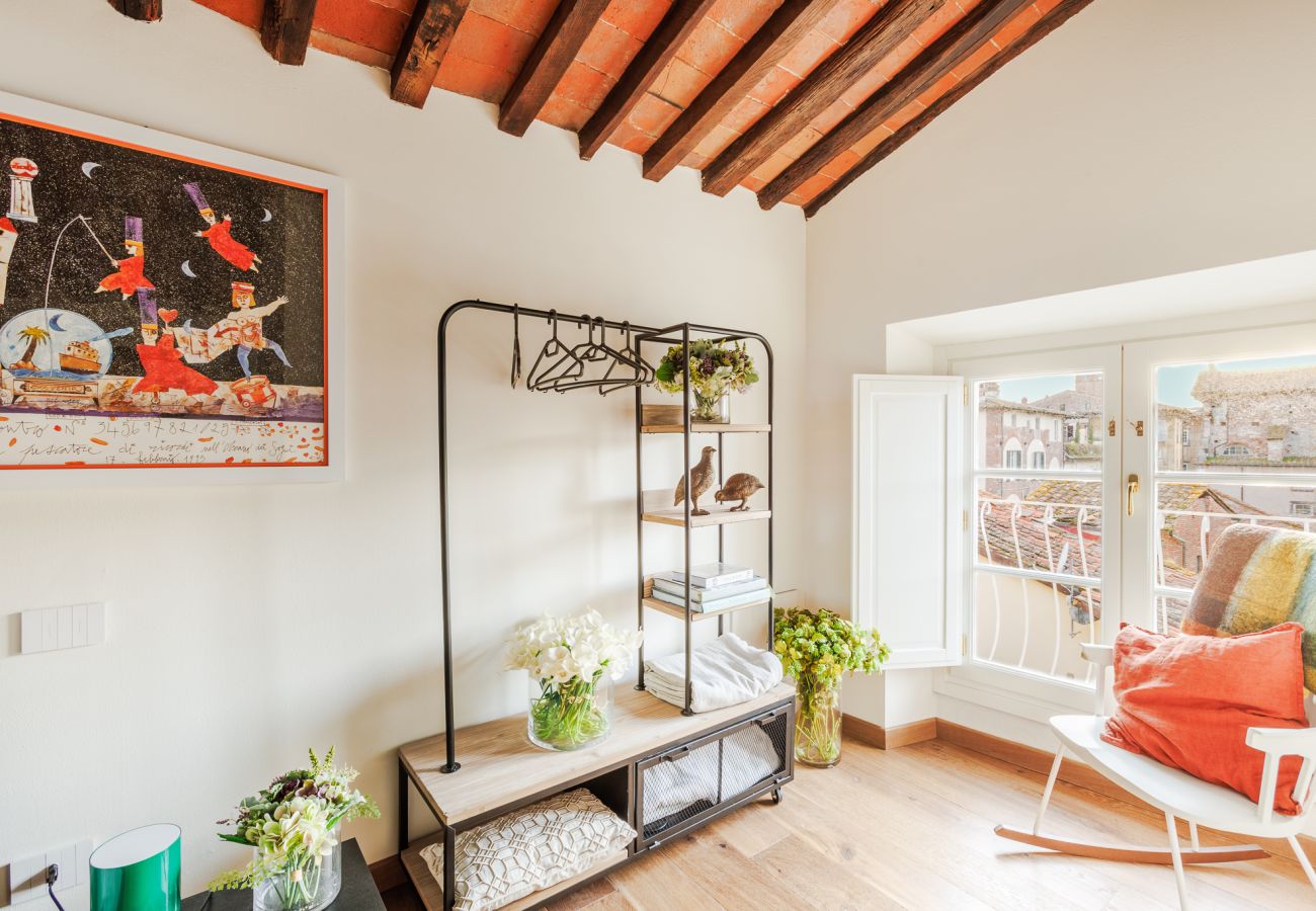 Appartement in Lucca - Historic and Contemporary 3 Bedrooms inside Lucca Appartement in Lucca - Historic and Contemporary 3 Bedrooms inside Lucca