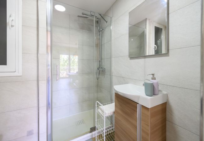 Studio in Madrid - Estudio con balcón – Todo lo que necesitas para una estancia perfecta en Madrid. Temporal Studio in Madrid - Estudio con balcón – Todo lo que necesitas para una estancia perfecta en Madrid. Temporal