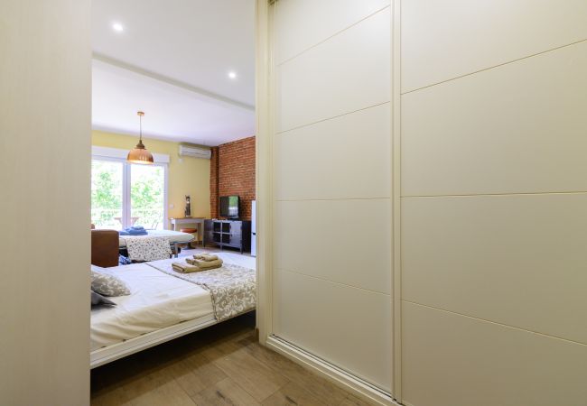 Studio in Madrid - Estudio con balcón – Todo lo que necesitas para una estancia perfecta en Madrid. Temporal Studio in Madrid - Estudio con balcón – Todo lo que necesitas para una estancia perfecta en Madrid. Temporal