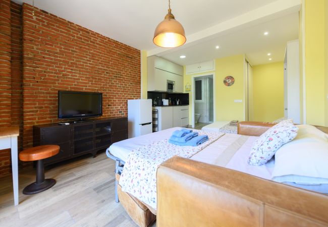 Studio in Madrid - Estudio con balcón – Todo lo que necesitas para una estancia perfecta en Madrid. Temporal Studio in Madrid - Estudio con balcón – Todo lo que necesitas para una estancia perfecta en Madrid. Temporal