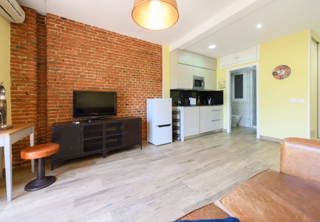 Studio in Madrid - Estudio con balcón – Todo lo que necesitas para una estancia perfecta en Madrid. Temporal Studio in Madrid - Estudio con balcón – Todo lo que necesitas para una estancia perfecta en Madrid. Temporal