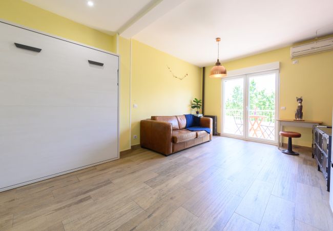 Studio in Madrid - Estudio con balcón – Todo lo que necesitas para una estancia perfecta en Madrid. Temporal Studio in Madrid - Estudio con balcón – Todo lo que necesitas para una estancia perfecta en Madrid. Temporal