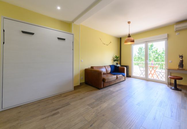 Studio in Madrid - Estudio con balcón – Todo lo que necesitas para una estancia perfecta en Madrid. Temporal Studio in Madrid - Estudio con balcón – Todo lo que necesitas para una estancia perfecta en Madrid. Temporal