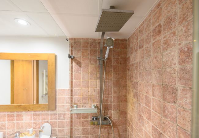 Appartement in Madrid - Piso moderno de 1 dormitorio con ventanales y sofá cama para invitados en Madrid.Temporal  Appartement in Madrid - Piso moderno de 1 dormitorio con ventanales y sofá cama para invitados en Madrid.Temporal