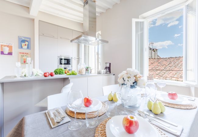 Appartement in Lucca - The White Lotus Penthouse, Modern Flat with Elevator Appartement in Lucca - The White Lotus Penthouse, Modern Flat with Elevator