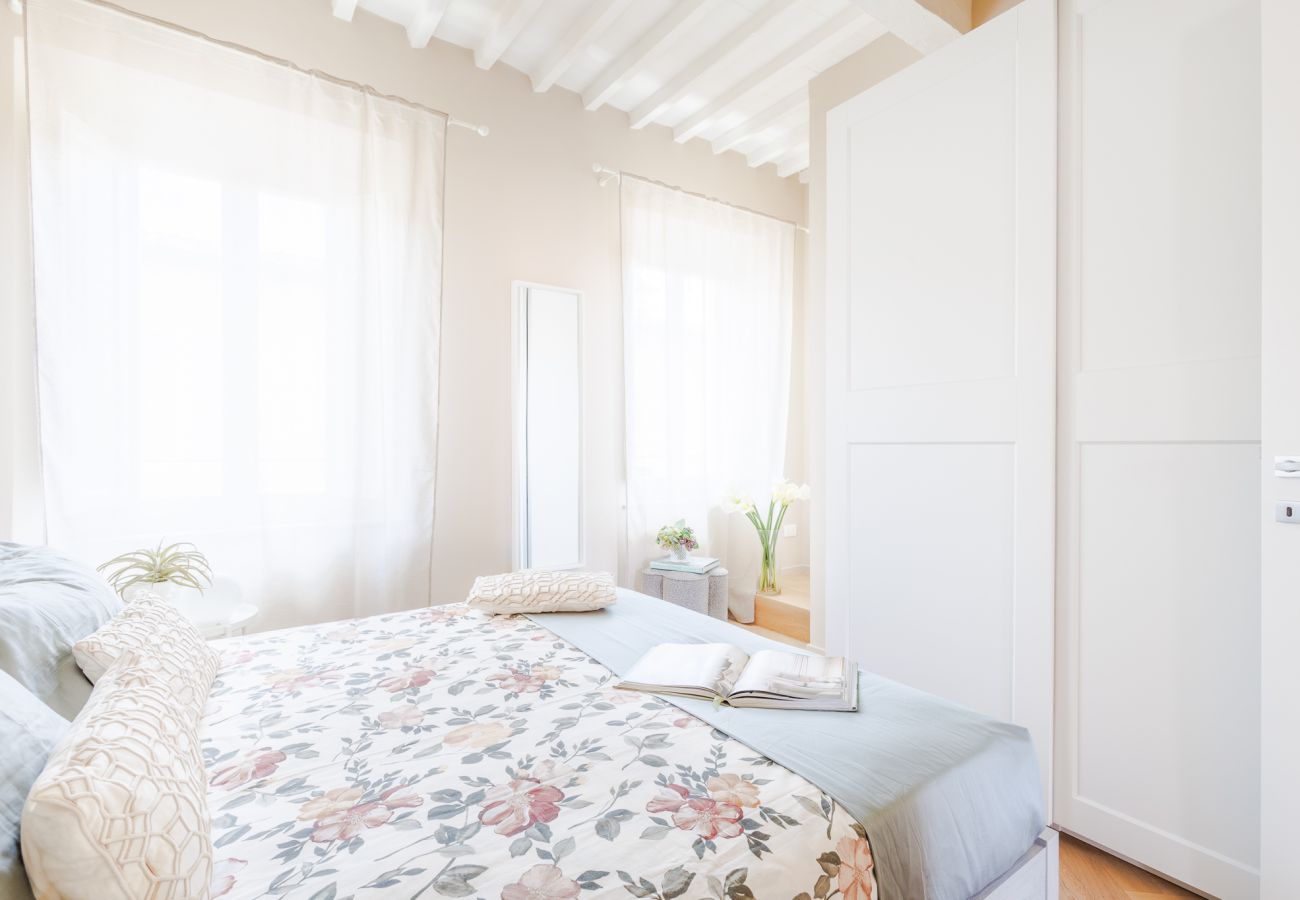 Appartement in Lucca - The White Lotus Penthouse, Modern Flat with Elevator Appartement in Lucca - The White Lotus Penthouse, Modern Flat with Elevator