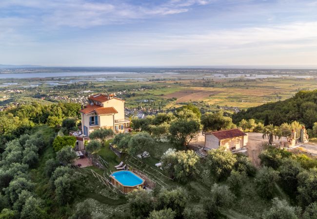 Villa in Massarosa - Smart and Convenient Sea View Villa with Pool in Lucca
