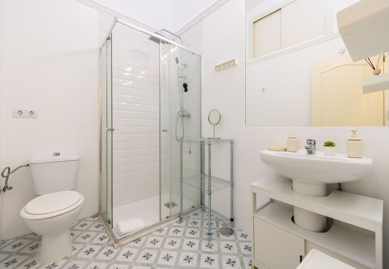 Appartement in Madrid - Apartamento de 1 dormitorio con balcón en el corazón de Madrid.Temporal Appartement in Madrid - Apartamento de 1 dormitorio con balcón en el corazón de Madrid.Temporal