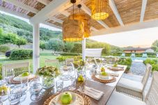 Villa in Vorno - Authentic Luxury Retreat with Private Pool 