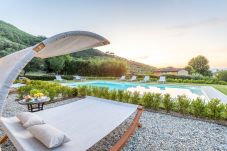Villa in Vorno - Authentic Luxury Retreat with Private Pool 