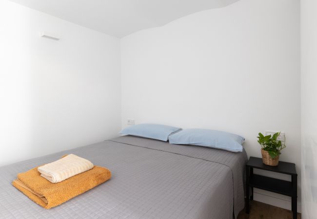 Appartement in Barcelona - Renovated 2 bedrooms flat in central Gracia Appartement in Barcelona - Renovated 2 bedrooms flat in central Gracia
