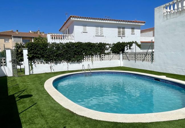 Casa en L'Escala - CASA LA VINYA 16 3D Casa en L'Escala - CASA LA VINYA 16 3D