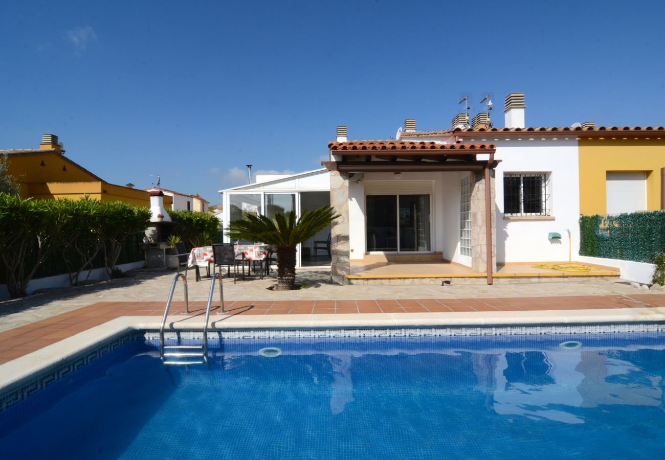 Villa en L'Escala - CASA PISCINA PRIVADA TERANYINA 3D Villa en L'Escala - CASA PISCINA PRIVADA TERANYINA 3D