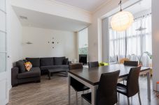 Apartamento en Barcelona - CASANOVA ELEGANCE, piso excelente, amplio, luminoso y tranquilo. Barcelona centro