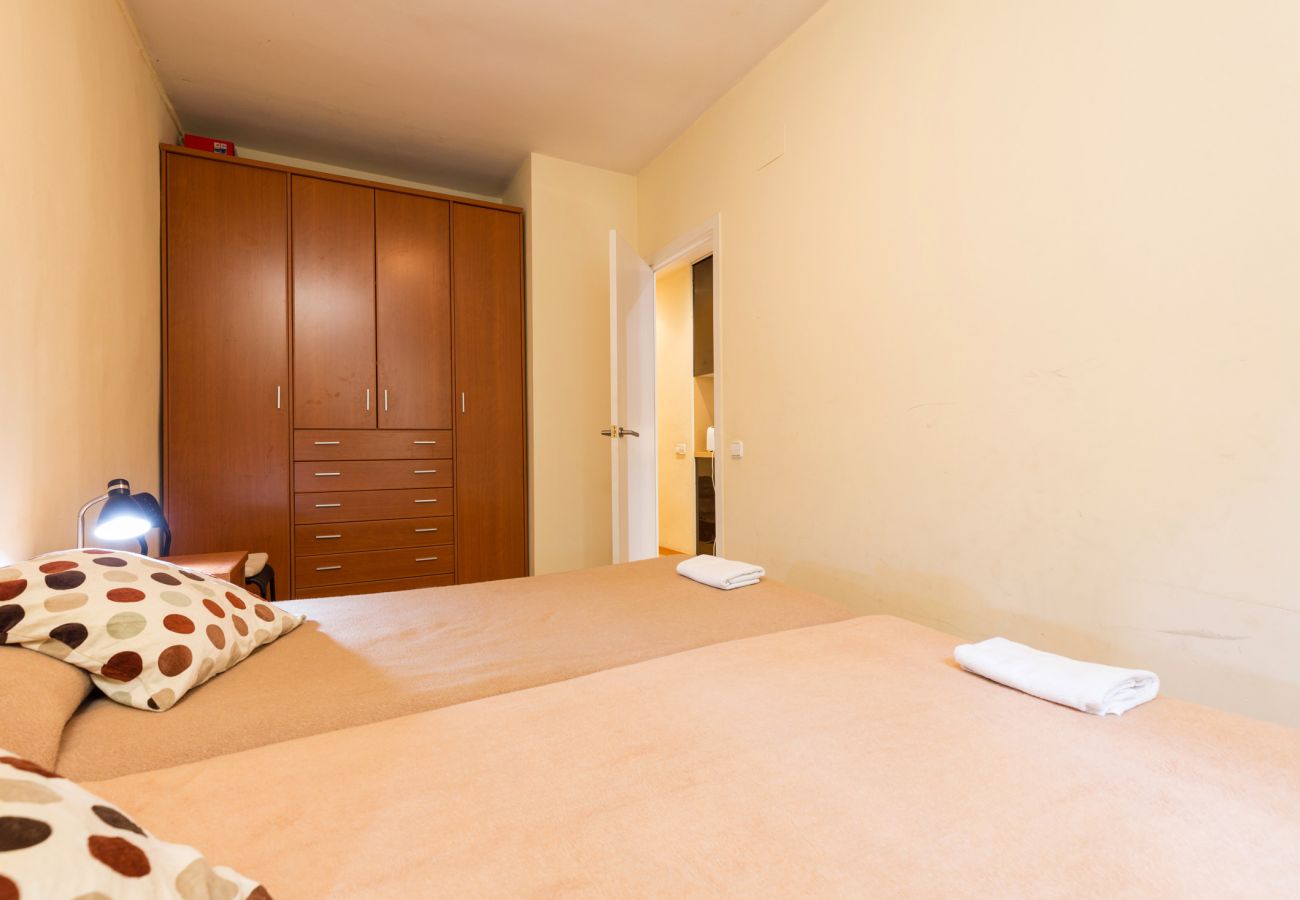 Apartamento en Barcelona - PARLAMENT, piso en alquiler reformado, moderno y muy bonito junto al mercado San Antonio en Barcelona centro Apartamento en Barcelona - PARLAMENT, piso en alquiler reformado, moderno y muy bonito junto al mercado San Antonio en Barcelona centro