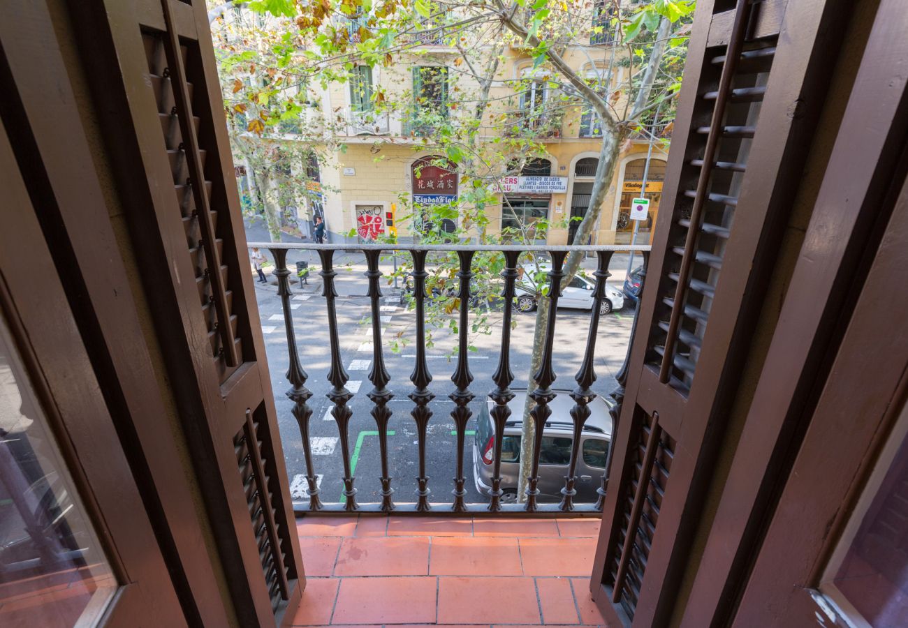 Apartamento en Barcelona - PARLAMENT, piso en alquiler reformado, moderno y muy bonito junto al mercado San Antonio en Barcelona centro Apartamento en Barcelona - PARLAMENT, piso en alquiler reformado, moderno y muy bonito junto al mercado San Antonio en Barcelona centro