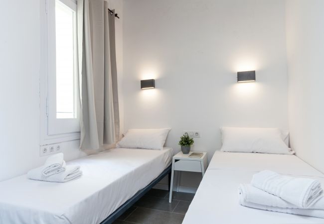 Apartamento en Barcelona - Family DELUXE amplio piso con terraza y piscina en Barcelona centro Apartamento en Barcelona - Family DELUXE amplio piso con terraza y piscina en Barcelona centro